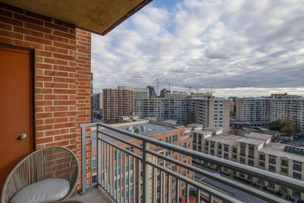 Fantastic 2 Bedroom Condo At Pentagon City Arlington Exterior photo