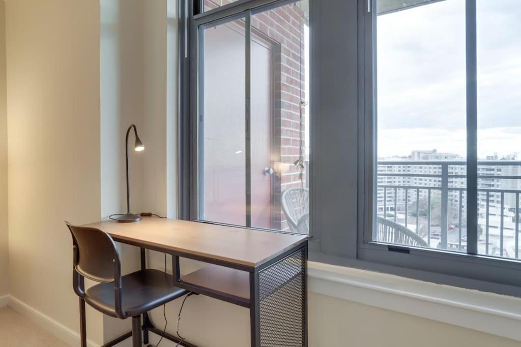 Fantastic 2 Bedroom Condo At Pentagon City Arlington Exterior photo